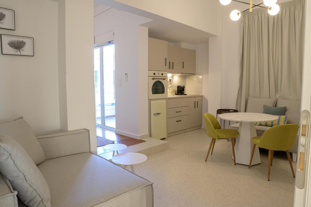 The Well View Apartment Preveza Luaran gambar