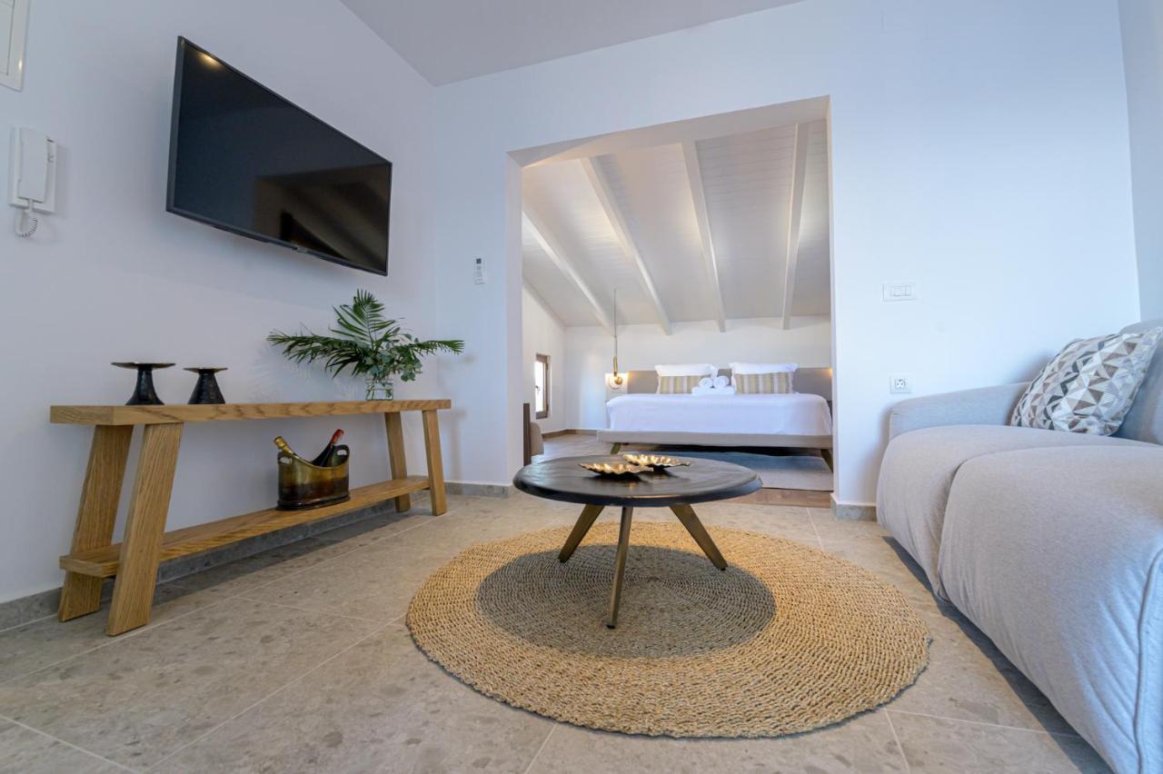 The Well View Apartment Preveza Luaran gambar