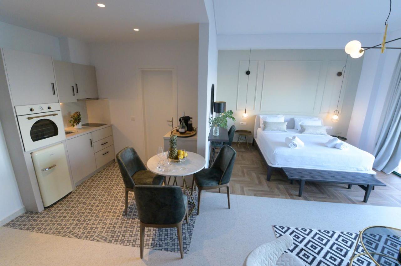 The Well View Apartment Preveza Luaran gambar