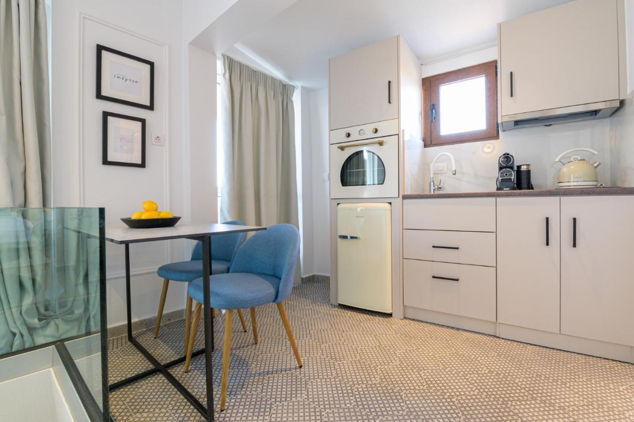 The Well View Apartment Preveza Luaran gambar